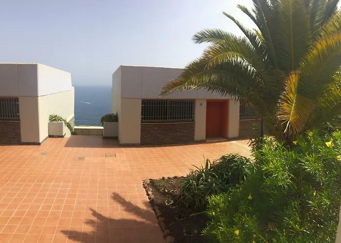 Villa Flamboyan